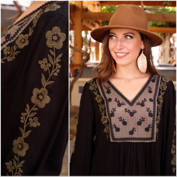 ✨LAST 1✨Black Tunic with Olive Embroidered Detail - Picture 3 of 4